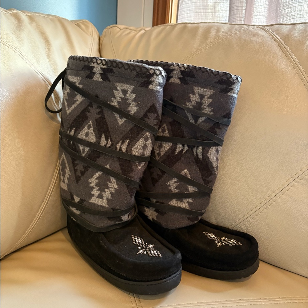 Manitobah Mukluks